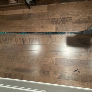 Senior Bauer Twitch Right Handed P92 70 Flex  (New)