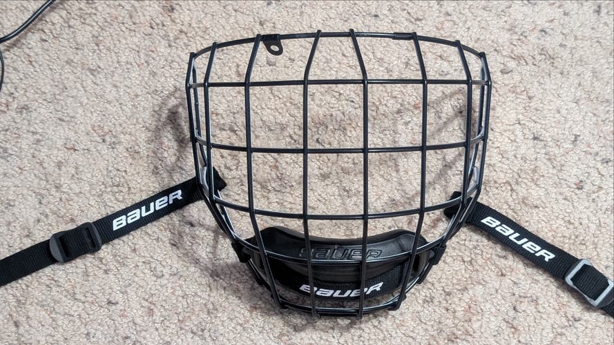 i2 OREO MEDIUM Bauer Profile II Facemask Full Cage (Used)