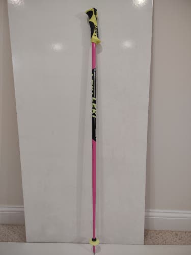 One Single 44in (110cm) Leki World Cup Lite SL 3D Ski Poles (Used)