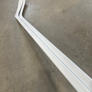 2 PACK 60 Flex P28 New Intermediate Right Pro Stock Bauer White Nexus Tracer Styled Blacked Stick