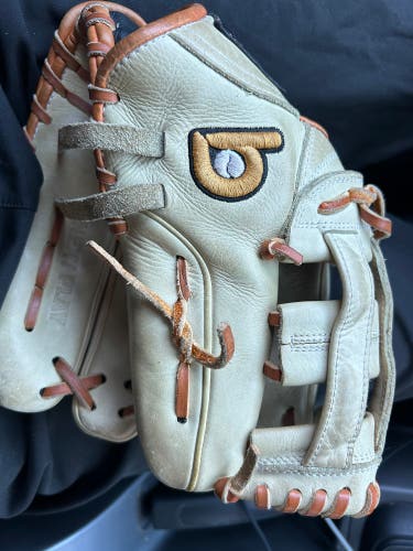 2024 Right Hand Throw 11.75" (Used) Bradley Next Play Baseball Glove