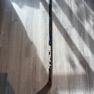 New Senior True Right Handed Mid Pattern Pro Stock Fiore Hzrdus 9x4 Hockey Stick