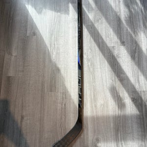 New Senior True Right Handed Mid Pattern Pro Stock Pietroniro Hzrdus 9x4 Hockey Stick