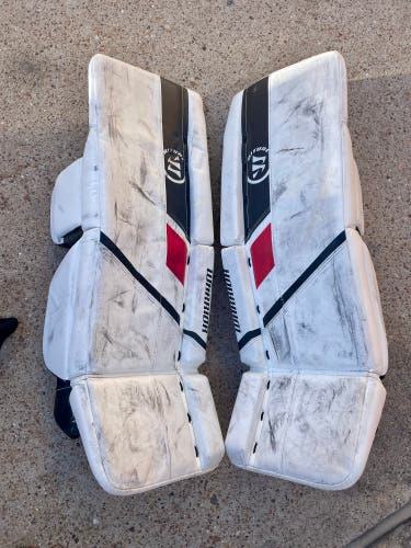 26”+1 Warrior (Used) Ritual G5 Goalie Leg Pads & Knee Pads