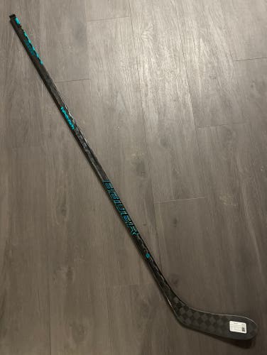 Brand New Bauer Twitch P28 77 Flex Left Handed