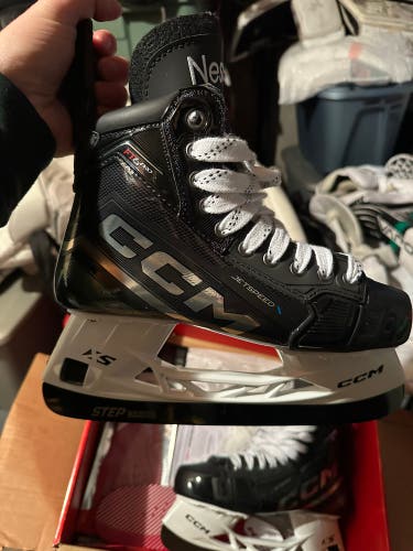 CCM FT6 PRO Hockey Skates