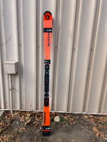 158 cm Without Bindings (New) Skis