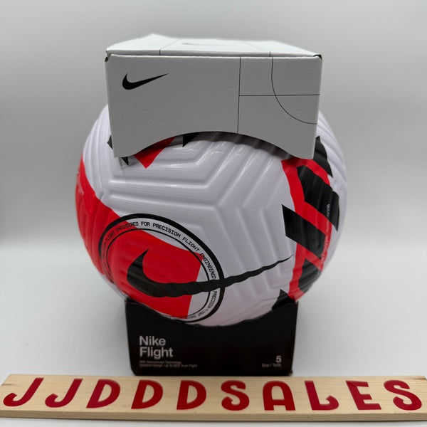 Ballon de football Hybride FIFA BASIC CLUB BALL taille 5 blanc