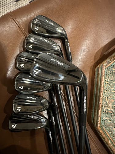 Black TaylorMade p790 iron set p-4