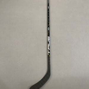 New Junior True Catalyst 9X3 Right Handed Hockey Stick 50 Flex T92.5
