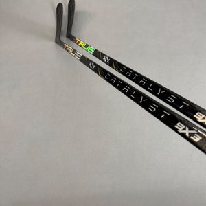 *2 Pack* of New Senior True Catalyst 9X3 Right Handed Hockey Sticks 65 Flex T92.5