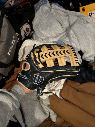 Wilson a2000 Outfield Glove