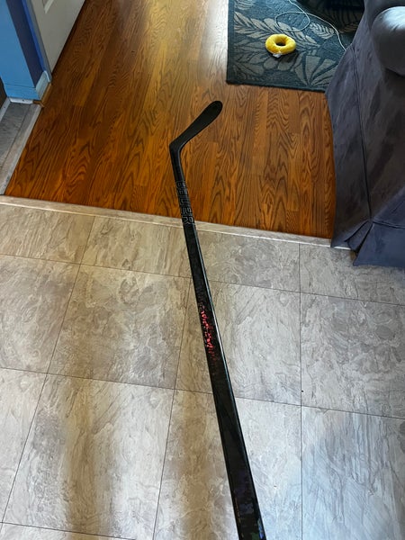 Senior Bauer Right Handed P28 Pro Stock (Used) Twitch Hockey Stick