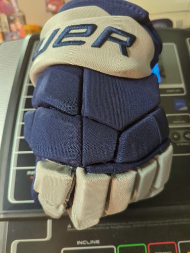 Bauer Supreme Ultrasonic Gloves 13" (Used)