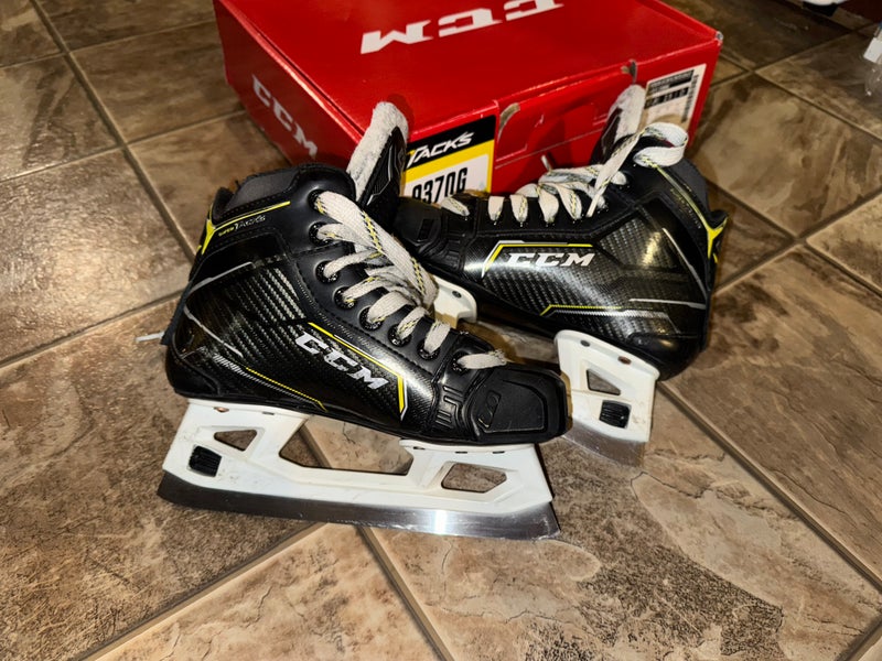 Used CCM Super Tacks 9370 Junior Hockey Goalie Skates Size 2.5