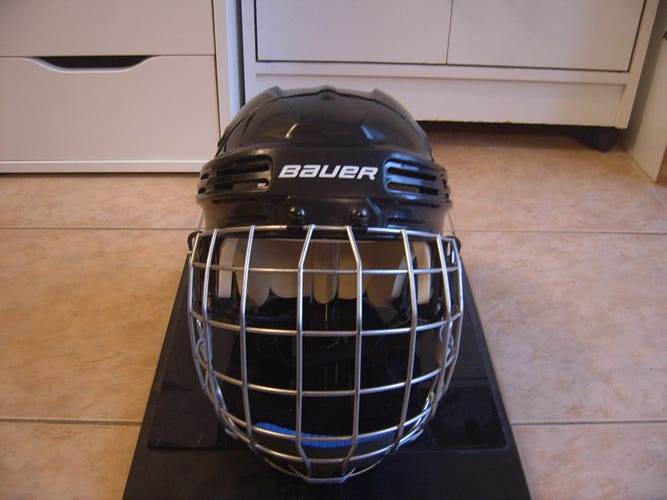 Excellent Like New Condition Bauer BHH4500 Hockey Helmet sz Extra Large Black w/Cage