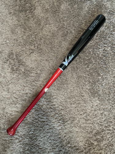 Lot of 2 34" Baseball Bats