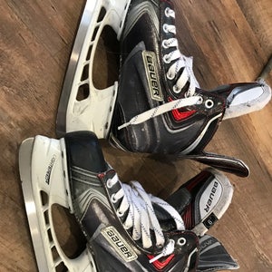 Bauer Vapor X100 Hockey Skates Regular Width Size 6 (Used)