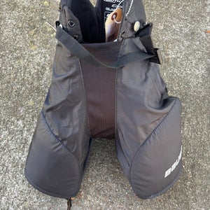 Black Youth Large Bauer Nexus 400 Hockey Pants (Used)