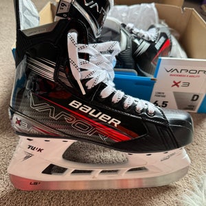 Bauer Vapor X3 Hockey Skates Regular Width 6.5 (Used)