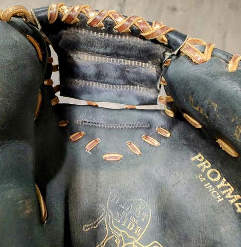 Rawlings Right Hand Throw Heart of the hide Catcher's Glove 34" (Used)