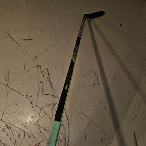 Senior Warrior Alpha LX2 PRO Right Handed Hockey Stick W28 (Used)