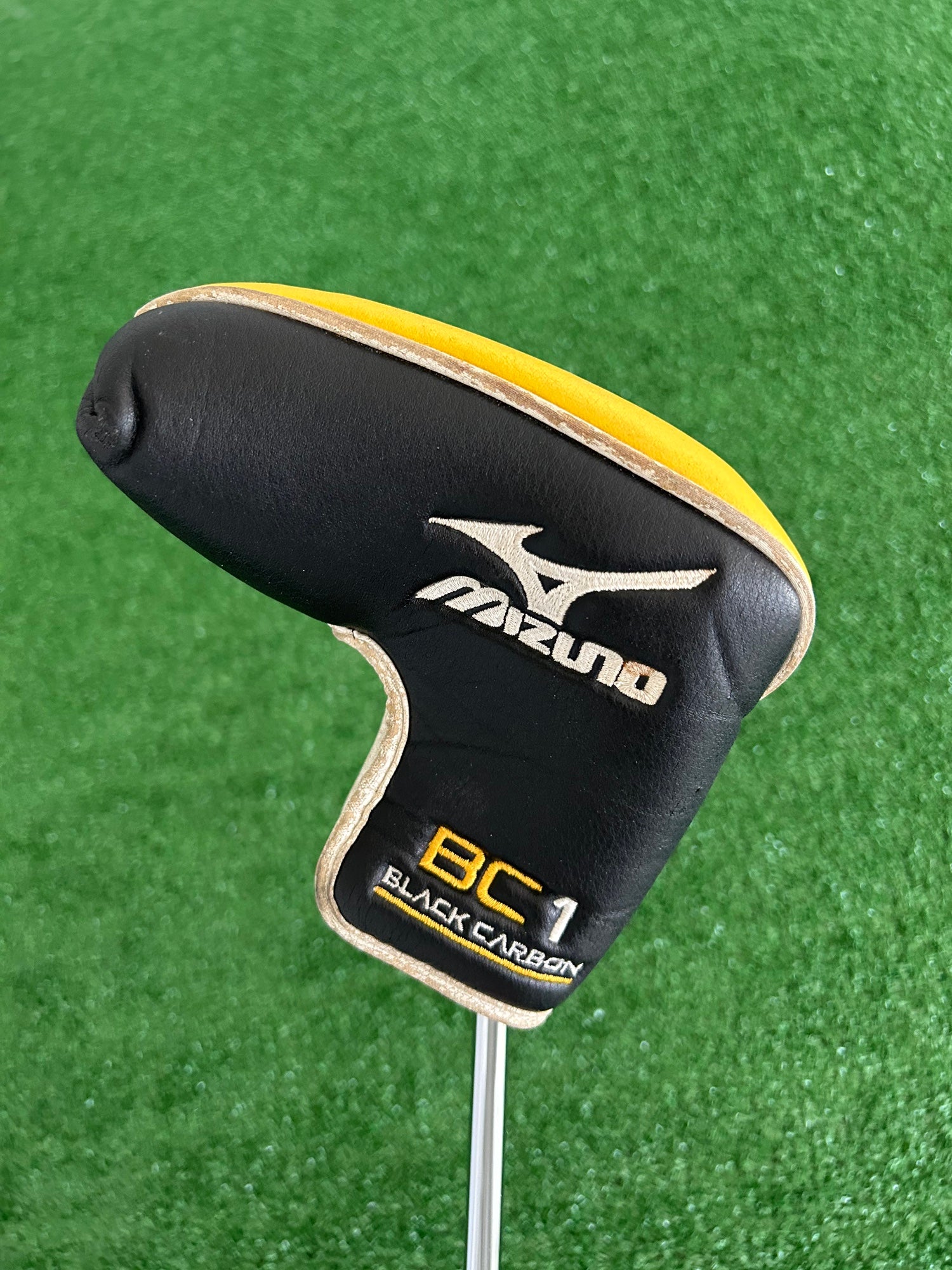 Mizuno Bettinardi BC1 Black Carbon 35” Putter w Headcover