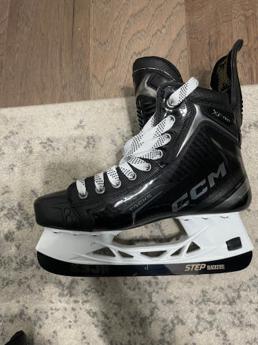 ** 2024 CCM Tacks XF Pro 5.5 Regular Skates **