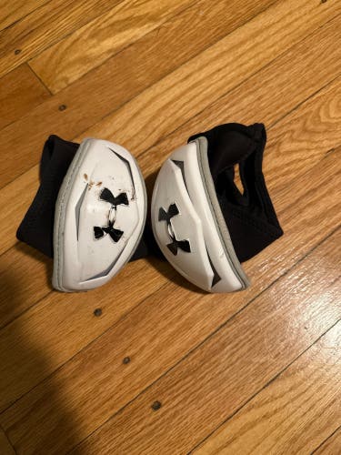 Adult Under Armour (Used) Arm Pads