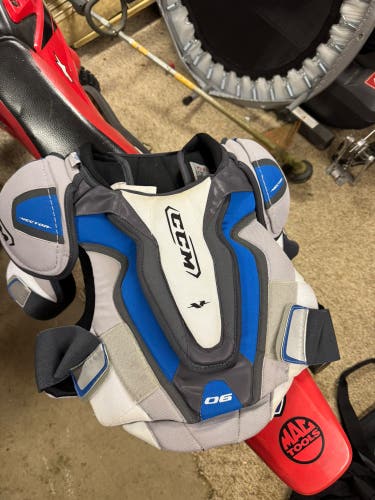 Large CCM  (Used) Vector Shoulder Pads