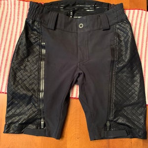 Black Unisex Adult XS SYNC Ski Training shorts (Used)