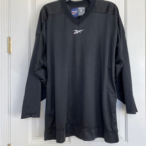 8 USED Hockey Practice Jerseys Size 52