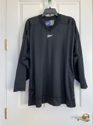 8 USED Hockey Practice Jerseys Size 52
