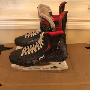Size 9 Senior Bauer Vapor 3X Pros Hockey Skates