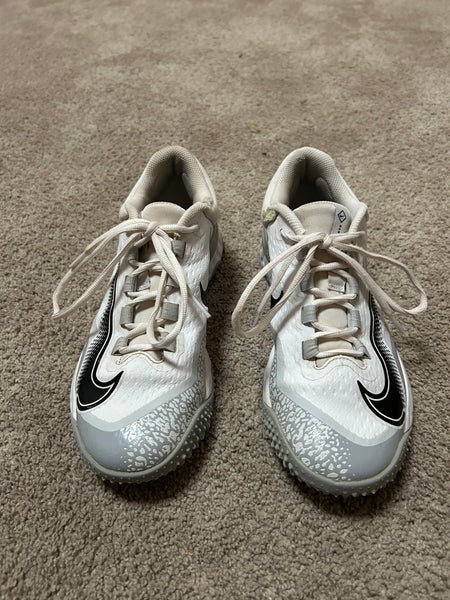 White Kid's Youth Low Top Turf Cleats (Used) Huarache