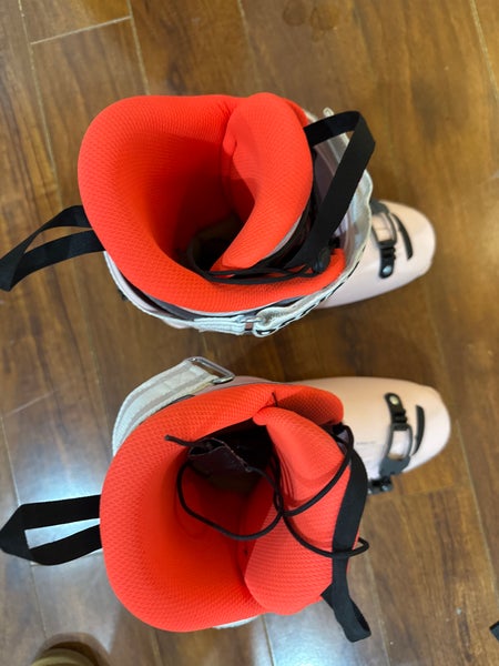 Women's Rossignol All Mountain Alltrack 110 Ski Boots Medium Flex (Used)