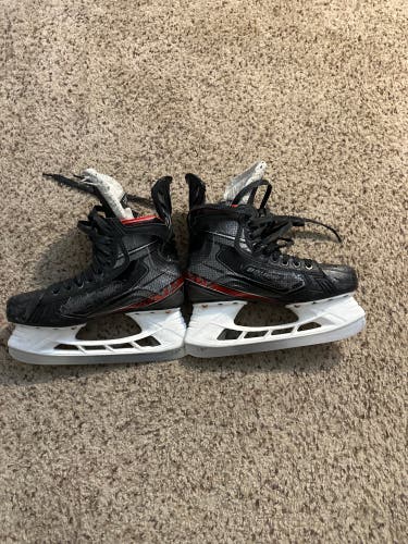 Need To Sell 2021 Bauer Extra Wide Width Size 5.5 (Used) Vapor 2X Hockey Skates