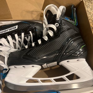 Like New Junior Bauer XLP Hockey Skates Regular Width Size 3D