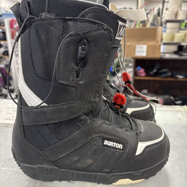 Men’s Adult Size 9.5 Burton MOTO Snowboard Boots