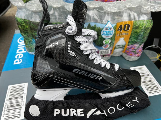 2024 Bauer Extra Wide Width 8 (Used) Supreme Mach Hockey Skates