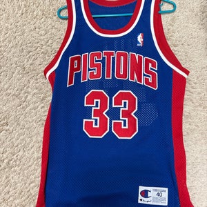 Grant Hill Pistons Champion Jersey Size 40 (Medium)