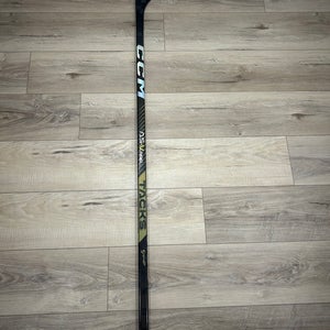 Junior CCM Right Handed P29 (New) Super Tacks AS-V Pro Hockey Stick