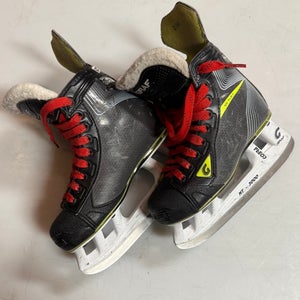 Junior Graf Supra G7035 Hockey Skates Regular Width Size 2.5