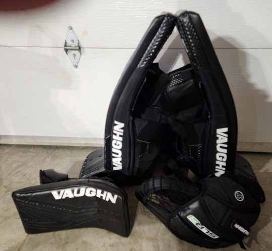 32" + 2 / 2024 Vaughn SLR4 Pro Regular Goalie Full Set Pro Stock (New)