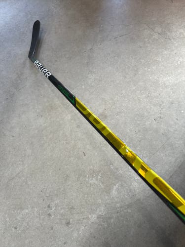 NCAA 102 Flex P92M Senior Bauer Right Handed Pro Stock (New) Supreme UltraSonic Hockey Stick