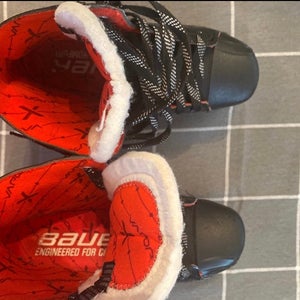 Bauer Regular Width   Size 5.5 (New) Vapor X3.7 Hockey Skates