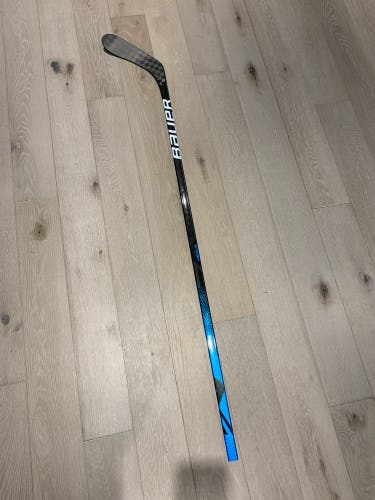 Senior Bauer Left Hand 77 Flex P28 Pro Stock Team Nexus Hockey Stick