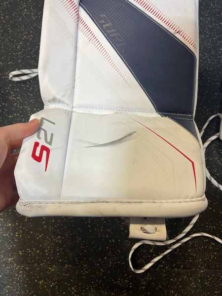 Like New Bauer Supreme S27 Senior Medium Goalie Leg Pads