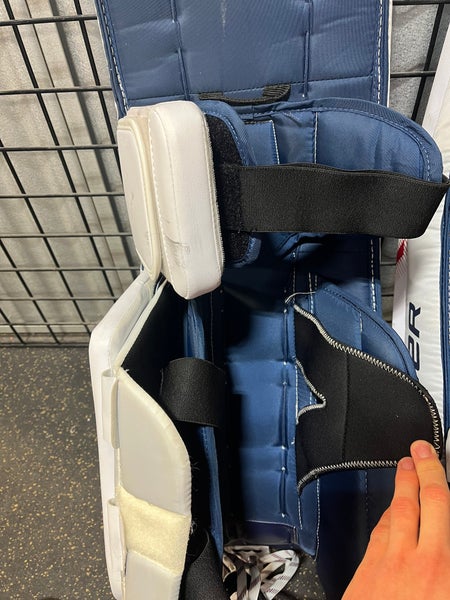 Like New Bauer Supreme S27 Senior Medium Goalie Leg Pads