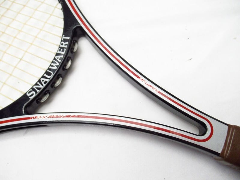 SNAUWAERT GRAPHITE PRO "GERULAITIS" AUTOGRAPH MODEL TENNIS RACQUET (4 5/8)